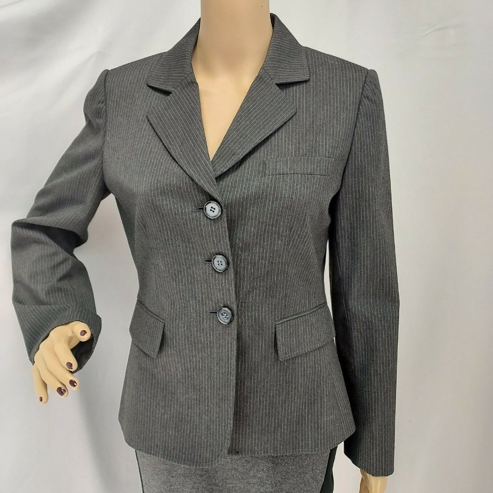 TAHARI DARK GREY PINSTRIPED FITTED TOP STITCH CAREER CASUAL JACKET BLAZER SZ: 4P